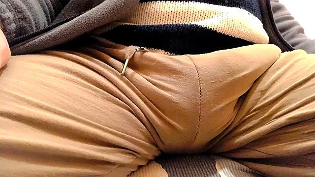 Snapshot of gae89tano chatting on March 9, 5:28 pm gae89tano online show from March 9, 5:28 pm