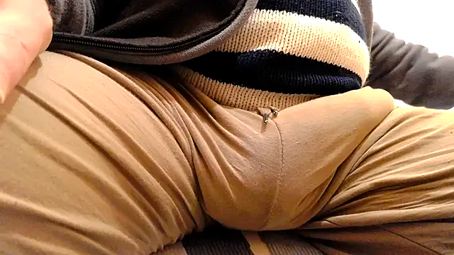 Snapshot of gae89tano chatting on March 11, 4:07 pm gae89tano online show from March 11, 4:07 pm