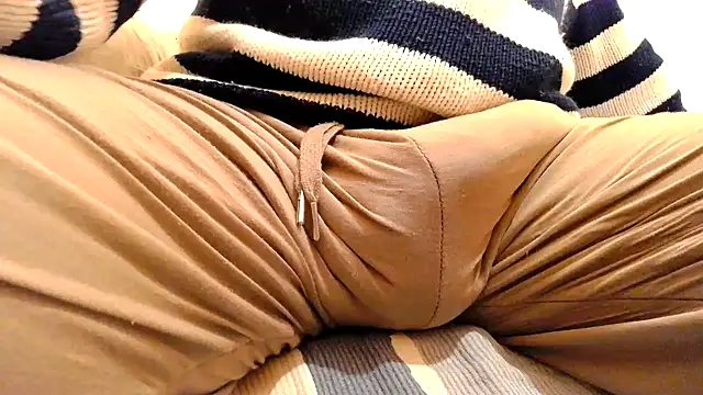 Snapshot of gae89tano chatting on March 12, 4:24 pm gae89tano online show from March 12, 4:24 pm