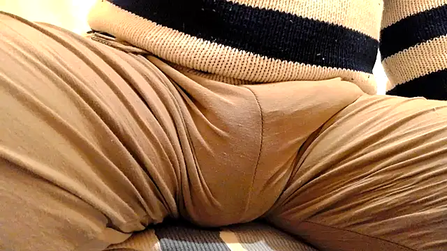 Snapshot of gae89tano chatting on March 13, 11:30 am gae89tano online show from March 13, 11:30 am