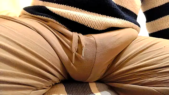 Snapshot of gae89tano chatting on March 15, 9:27 pm gae89tano online show from March 15, 9:27 pm