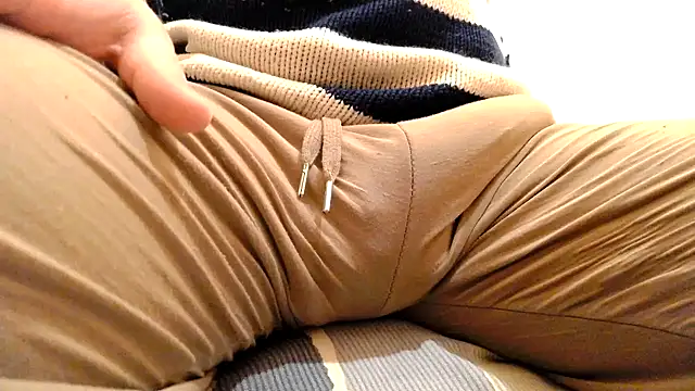 Snapshot of gae89tano chatting on March 17, 8:51 am gae89tano online show from March 17, 8:51 am