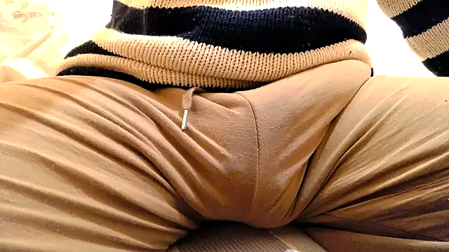 Snapshot of gae89tano chatting on March 23, 8:48 am gae89tano online show from March 23, 8:48 am