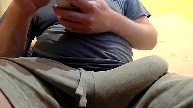 Snapshot of gae89tano chatting on September 25, 7:06 pm gae89tano online show from September 25, 7:06 pm