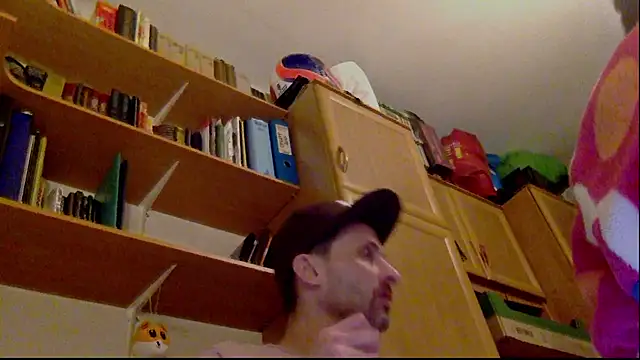 Snapshot of FireFox_Feel chatting on December 4, 11:02 pm FireFox Feel online show from December 4, 11:02 pm