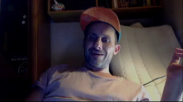 Snapshot of FireFox_Feel chatting on December 5, 11:18 pm FireFox Feel online show from December 5, 11:18 pm