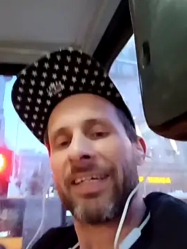 Snapshot of FireFox_Feel chatting on February 25, 4:21 pm FireFox Feel online show from February 25, 4:21 pm