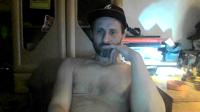 Snapshot of FireFox_Feel chatting on March 8, 6:37 pm FireFox Feel online show from March 8, 6:37 pm