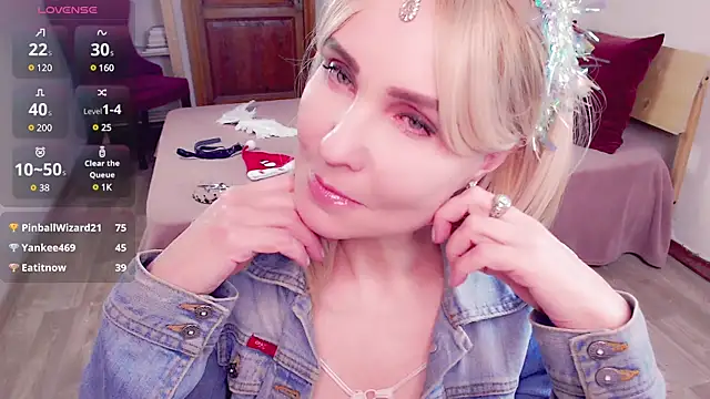  unique cam  online show from December 14, 12:12 pm