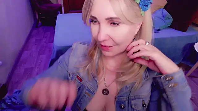 Snapshot of _unique_cam_ chatting on June 27, 12:22 pm unique cam online show from June 27, 12:22 pm