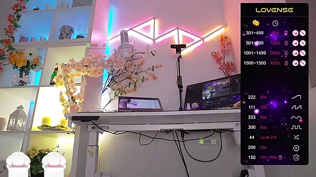 Snapshot of Elena-Marilyn chatting on February 1, 1:02 am Elena-Marilyn online show from February 1, 1:02 am