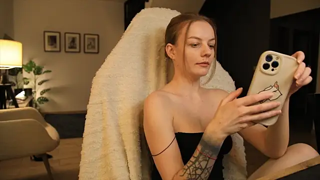 LadyInBad online show from February 11, 7:27 pm