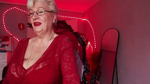 LaylaMilf online show from December 21, 7:26 am