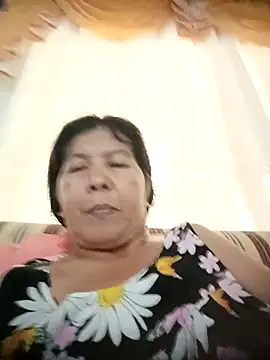 Snapshot of TropicalFlower chatting on October 6, 1:03 am TropicalFlower online show from October 6, 1:03 am