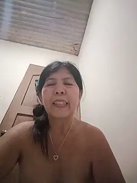 Snapshot of TropicalFlower chatting on May 16, 10:01 am TropicalFlower online show from May 16, 10:01 am