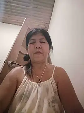 Snapshot of TropicalFlower chatting on May 16, 11:31 am TropicalFlower online show from May 16, 11:31 am