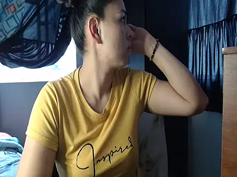 mayhott2 online show from February 7, 5:29 pm