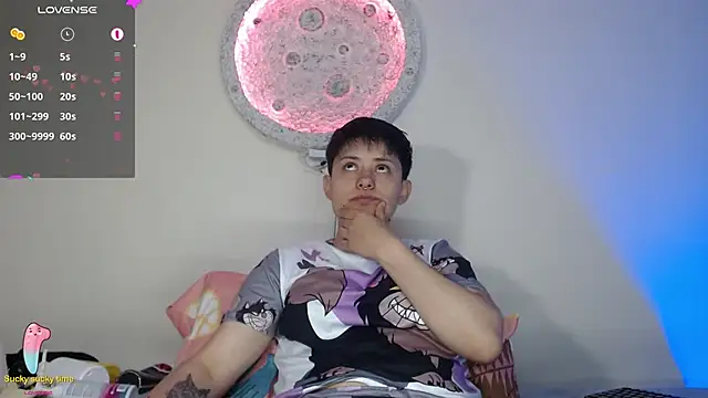 girl intense444 online show from January 5, 6:45 pm