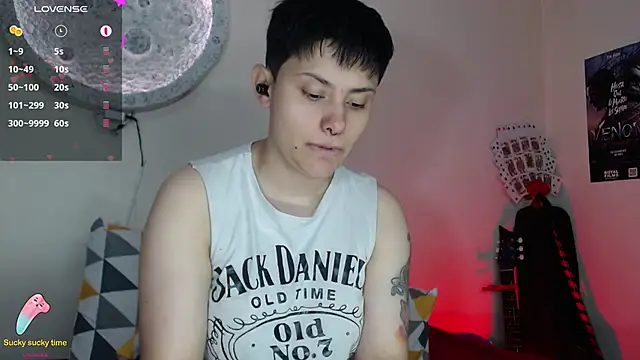 girl intense444 online show from January 16, 4:28 pm