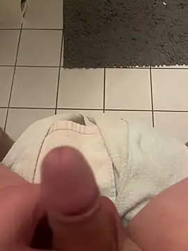 Snapshot of youngcock1984 chatting on October 31, 3:18 am youngcock1984 online show from October 31, 3:18 am