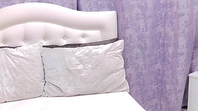 Asian legs online show from April 7, 10:05 am