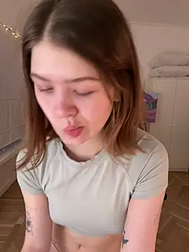 AmberIIey online show from March 9, 4:11 pm