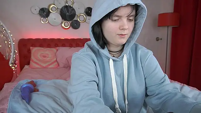 Snapshot of LittleShyy chatting on January 31, 1:02 pm LittleShyy online show from January 31, 1:02 pm