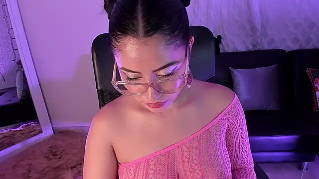 PaulinaBelushi online show from December 21, 1:15 am