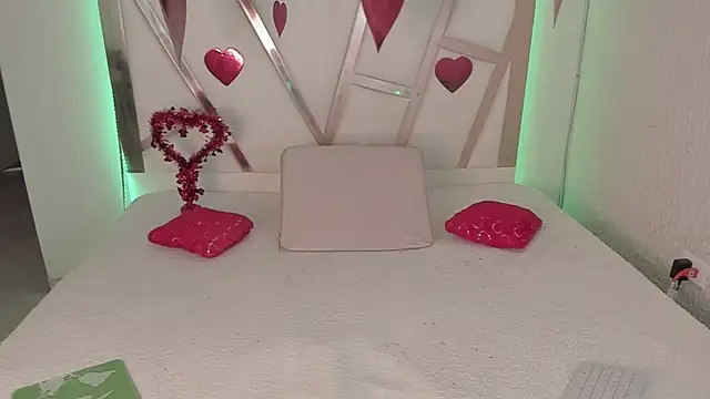 PaulinaBelushi online show from September 19, 3:34 pm