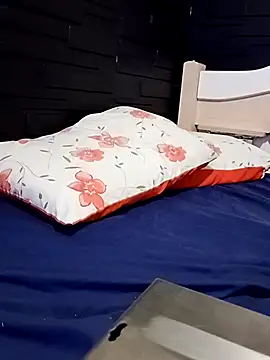 KrikaCat online show from March 3, 10:10 pm