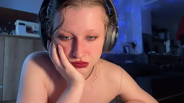 Hairy Coraline online show from February 22, 10:29 am