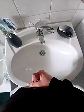 AsianMilfnterBerlin online show from April 20, 4:54 pm