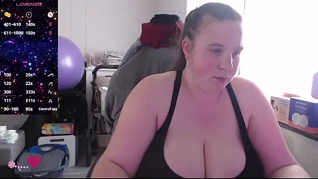 Snapshot of AureliaWinter chatting on June 17, 3:02 pm AureliaWinter online show from June 17, 3:02 pm