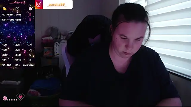 Snapshot of AureliaWinter chatting on July 18, 7:17 pm AureliaWinter online show from July 18, 7:17 pm