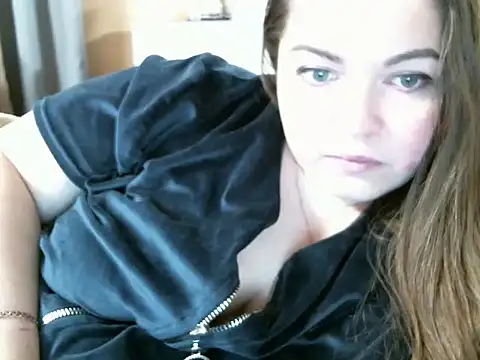 Snapshot of cute__cherry chatting on February 7, 10:30 pm cute cherry online show from February 7, 10:30 pm