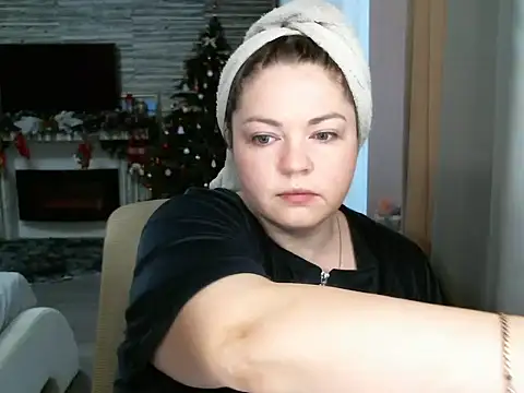 Snapshot of cute__cherry chatting on February 25, 7:52 am cute cherry online show from February 25, 7:52 am