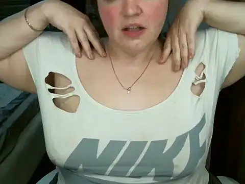 Snapshot of cute__cherry chatting on March 10, 10:02 pm cute cherry online show from March 10, 10:02 pm