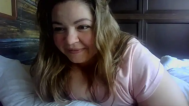 Snapshot of cute__cherry chatting on June 18, 9:14 am cute cherry online show from June 18, 9:14 am