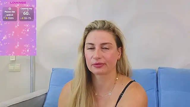 Snapshot of Lady_Murenza chatting on July 13, 6:33 pm Lady Murenza online show from July 13, 6:33 pm