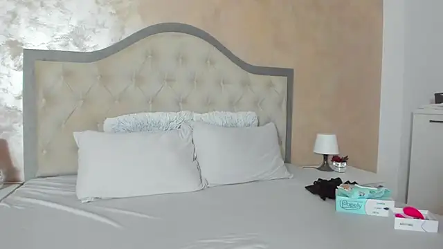 JennaMyers online show from February 7, 8:31 pm