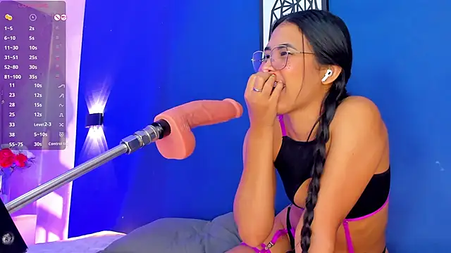 alysson 18 online show from March 1, 4:11 pm