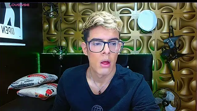 angel sexyevil online show from March 2, 12:22 pm