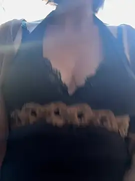 TopsyWilde online show from January 7, 8:34 am