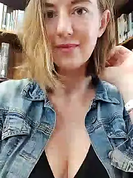 TopsyWilde online show from January 31, 8:54 am