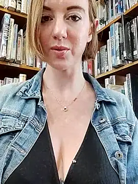 TopsyWilde online show from February 26, 8:48 am