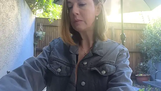 TopsyWilde online show from September 25, 8:07 am