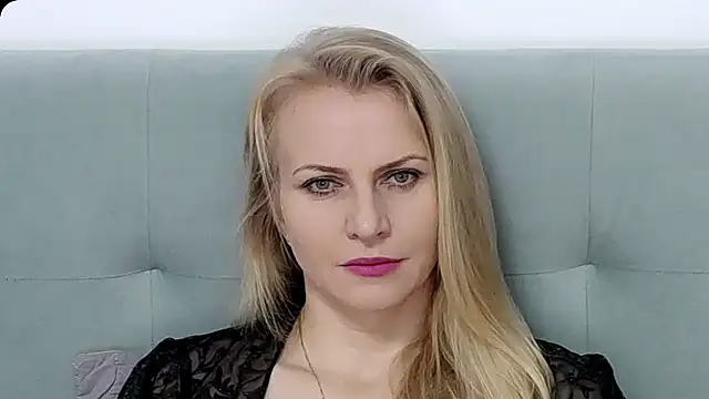 K  Adrienne online show from November 21, 6:34 am