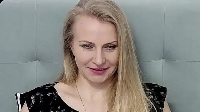 K  Adrienne online show from February 13, 6:53 am