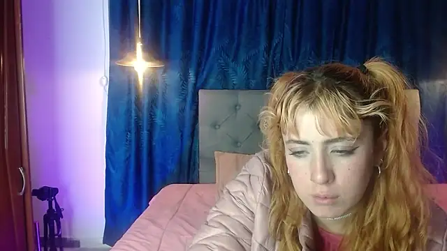 sarah lovesu online show from October 23, 7:01 pm