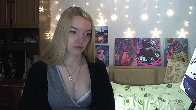 SecretSophia online show from December 3, 2:27 pm